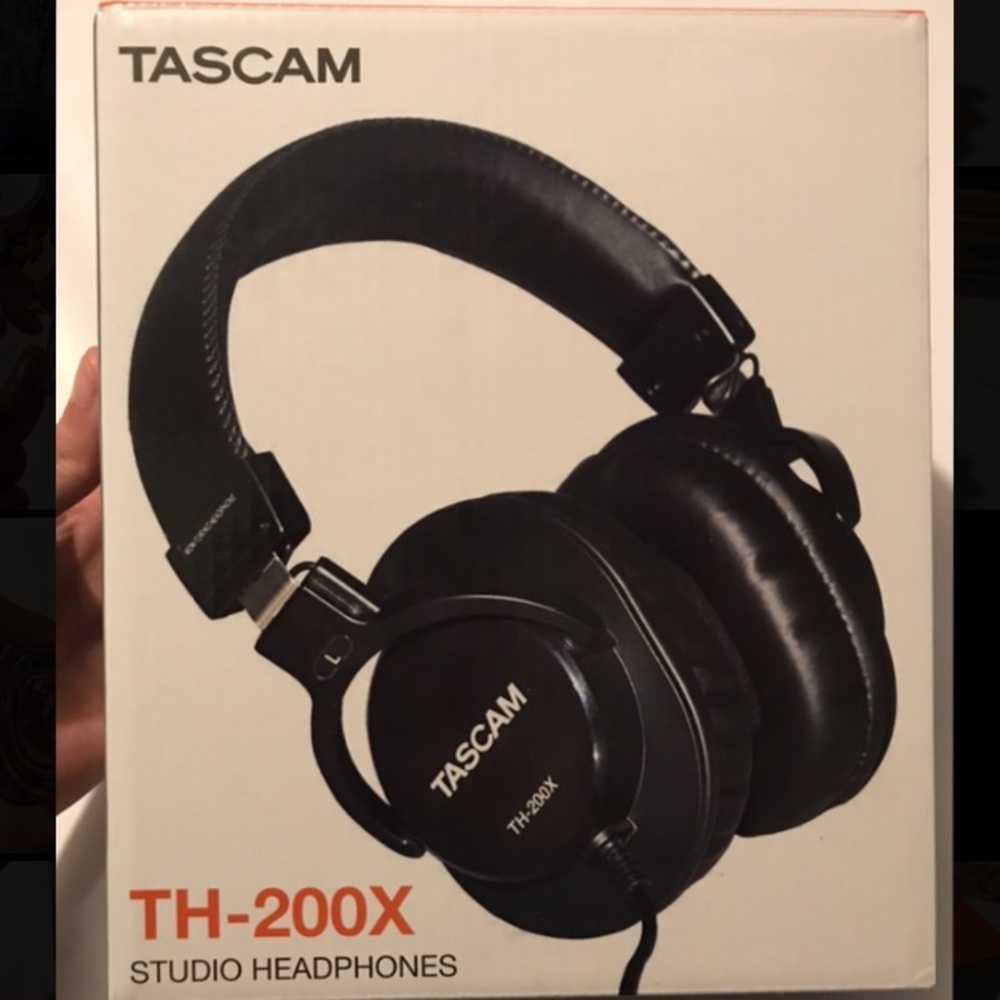 TASCAM TH-200X Studio Headphones